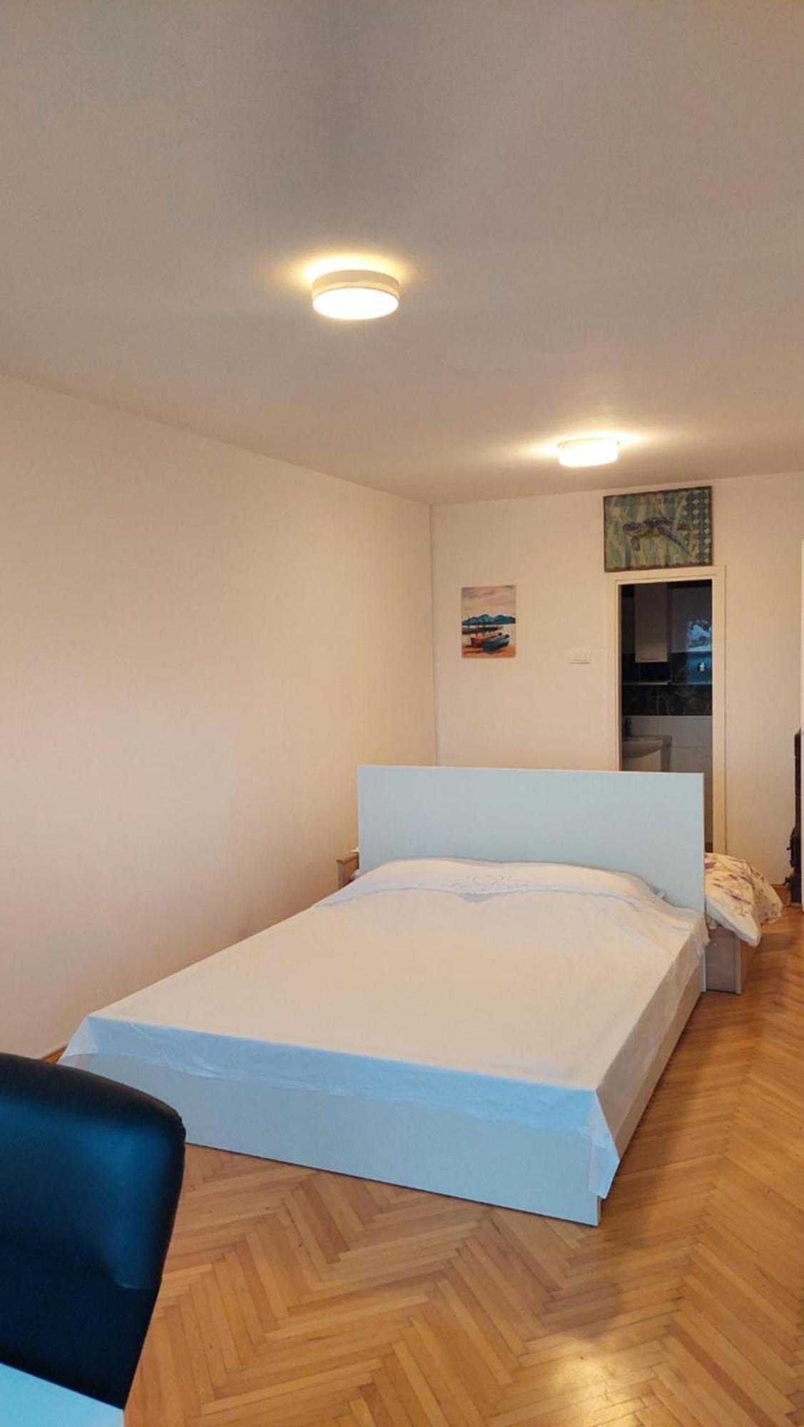 Room With Private Toilet And Balcony In City Center In Shared Apartment Split Buitenkant foto